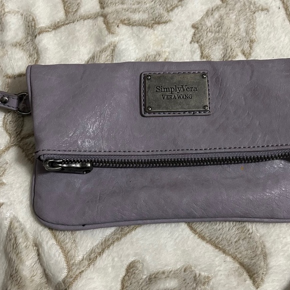 Simply Vera Vera Wang soft leather wristlet clutch - Picture 1 of 6